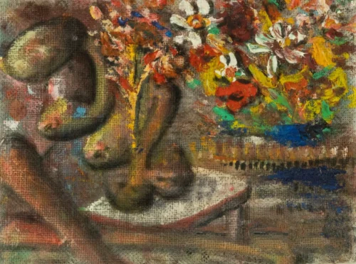 Mujer sentada en el jardín