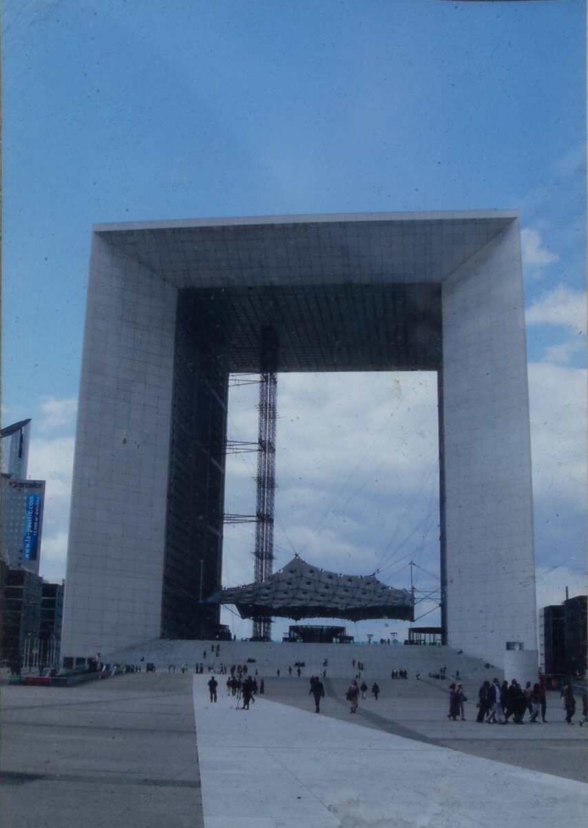 ΩLuis Navarro at the Grande Arche de la Défense