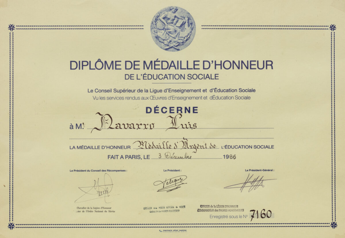 ΩMédaille d’Honneur de l’Éducation Sociale & Croix d’Honneur de l’Enseignement et d’Éducation Française