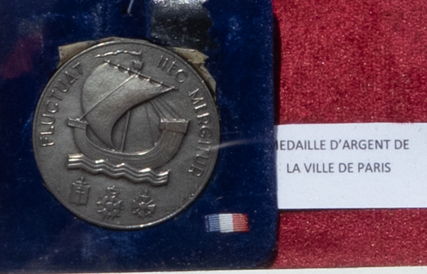 ΩLuis Navarro and the Silver Medal of the City of Paris (1985)