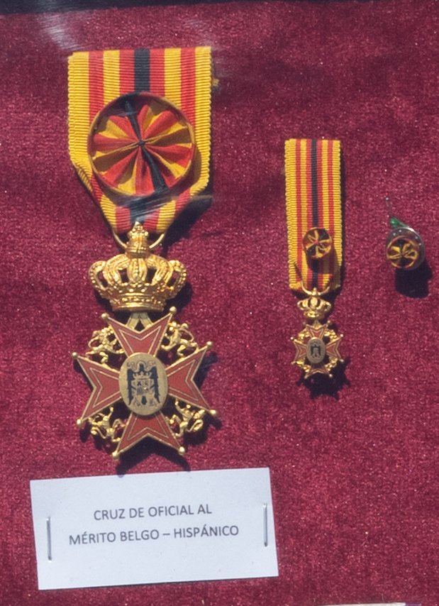 ΩLuis Navarro and the Officer’s Cross of Belgo–Hispanic Merit (1990)